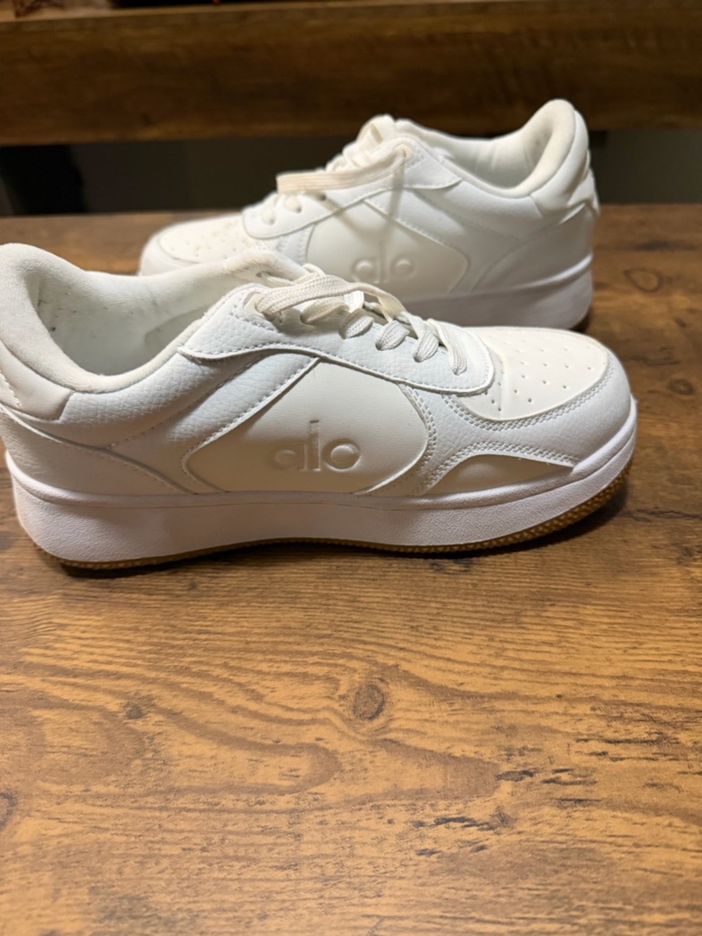 ALO Yoga womens White Low-Top Sneakers